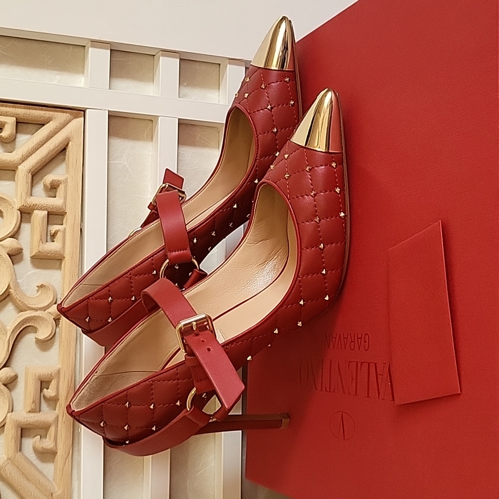 VALENTINO Red Rockstud Pumps